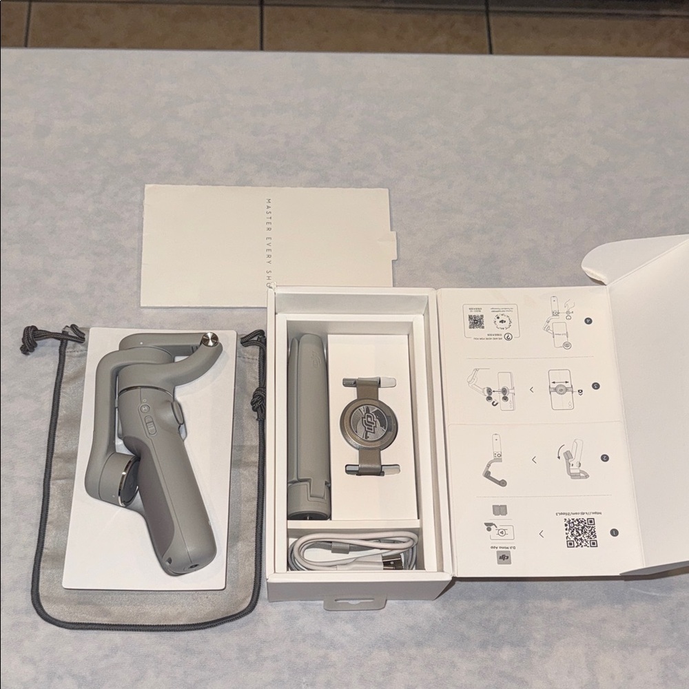 DJI Foldable Smartphone Gimbal Stabilizer - Light Gray